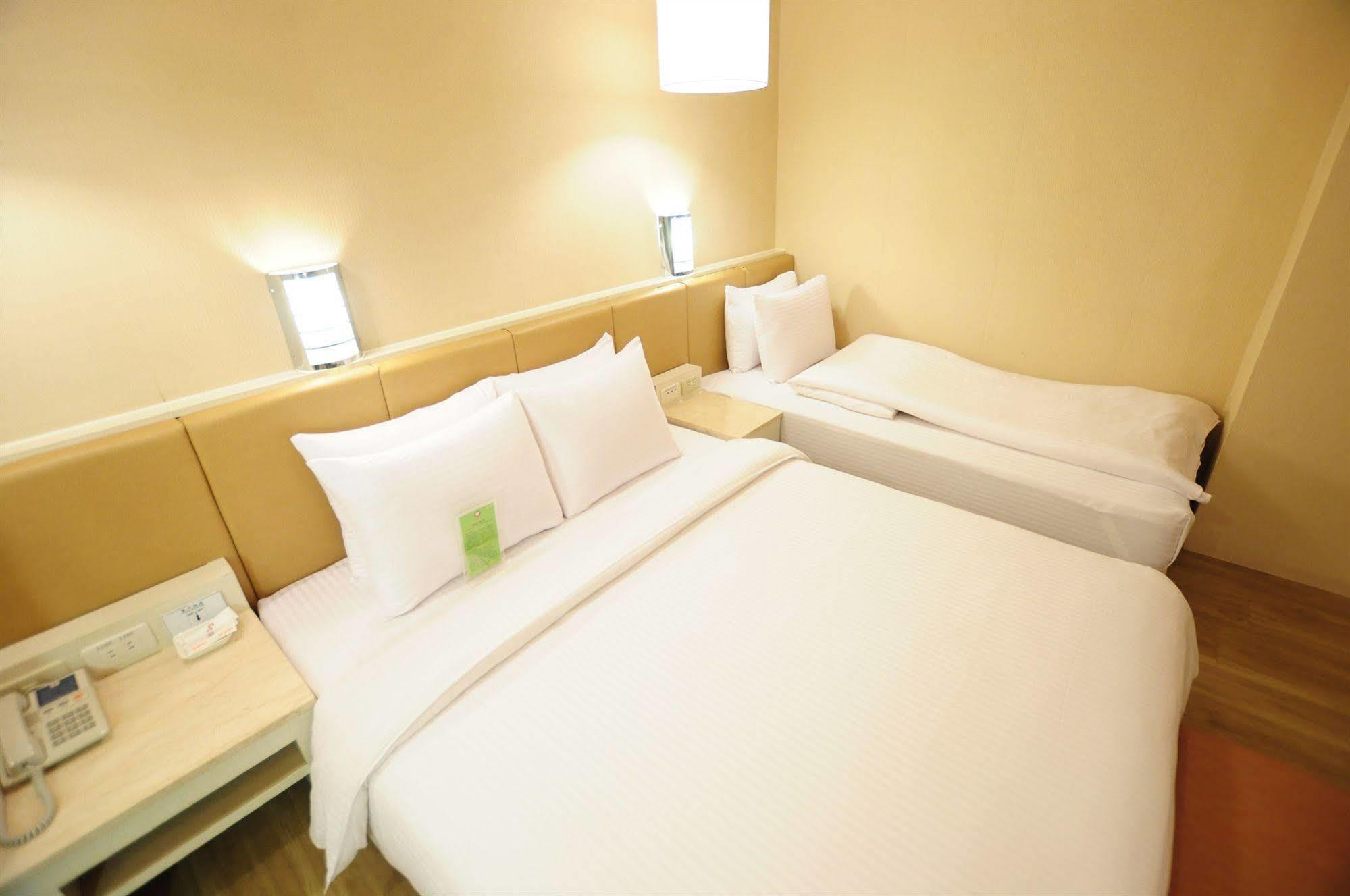 Kindness Hotel - Hanshen Kaohsiung Esterno foto