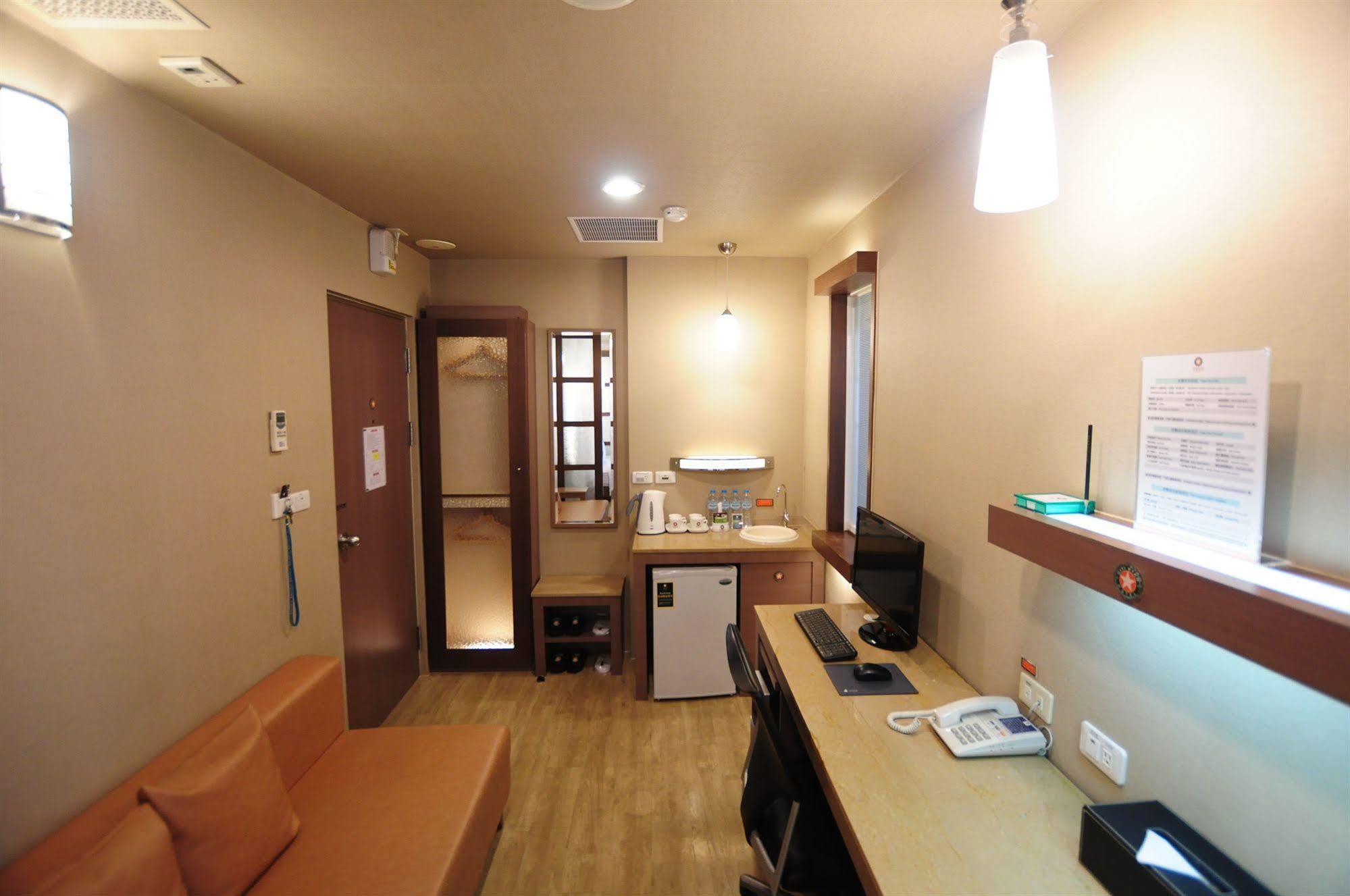 Kindness Hotel - Hanshen Kaohsiung Esterno foto
