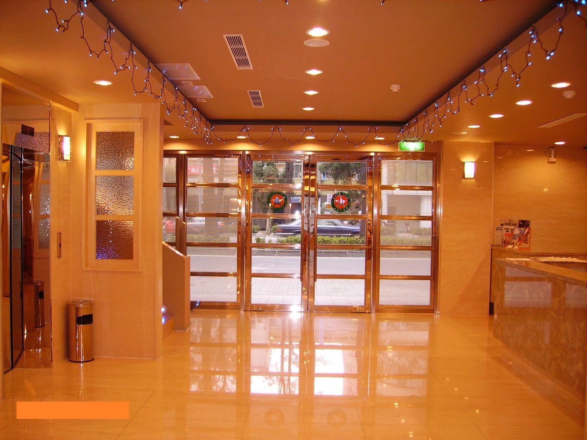 Kindness Hotel - Hanshen Kaohsiung Esterno foto