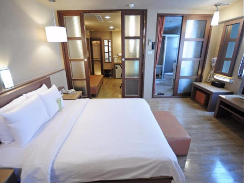 Kindness Hotel - Hanshen Kaohsiung Esterno foto